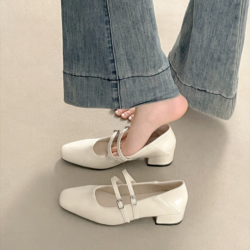 Silberne Mary-Jane-Schuhe für  – Women'S Fashion Shoes Bewertung und Preis